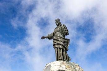 "Assunzione di Maria: Storia e Significato del 15 Agosto"