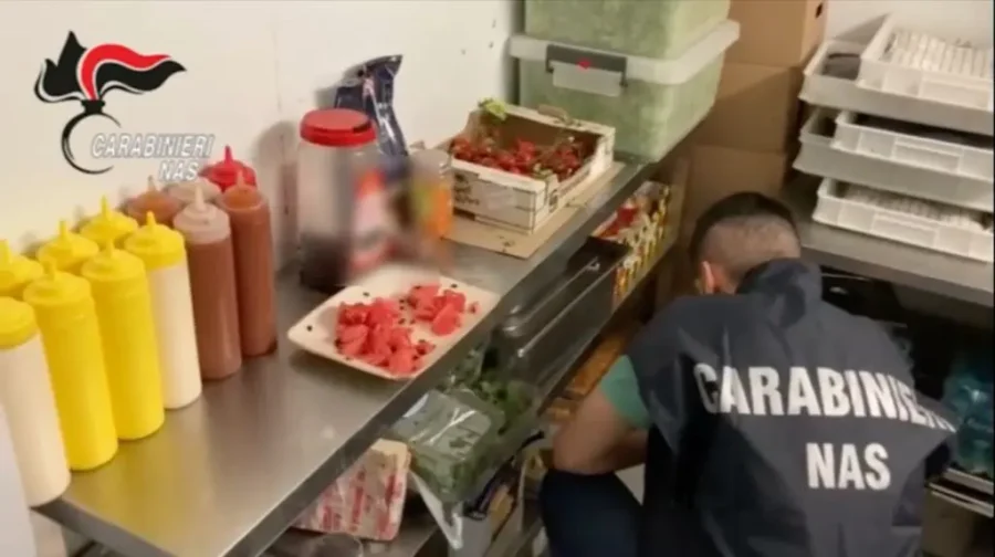 "Bar sotto controllo: 256 violazioni nella somministrazione acque"