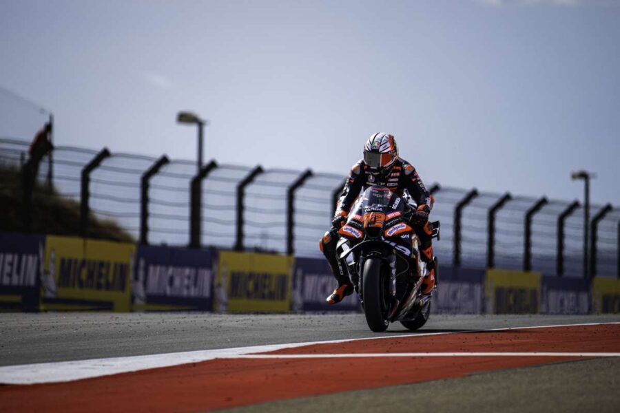 "Bezzecchi Trionfa nel GP di Aragón, Martin Settimo"
