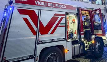 Catania: donna morta in casa incendiata a Riposto, tragedia shock