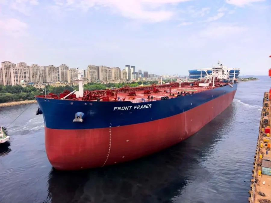 Cina: battezzata una superpetroliera da 300.000 tonnellate!