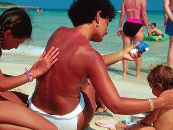 "Creme solari fai da te: Pericoli e miti da sfatare"