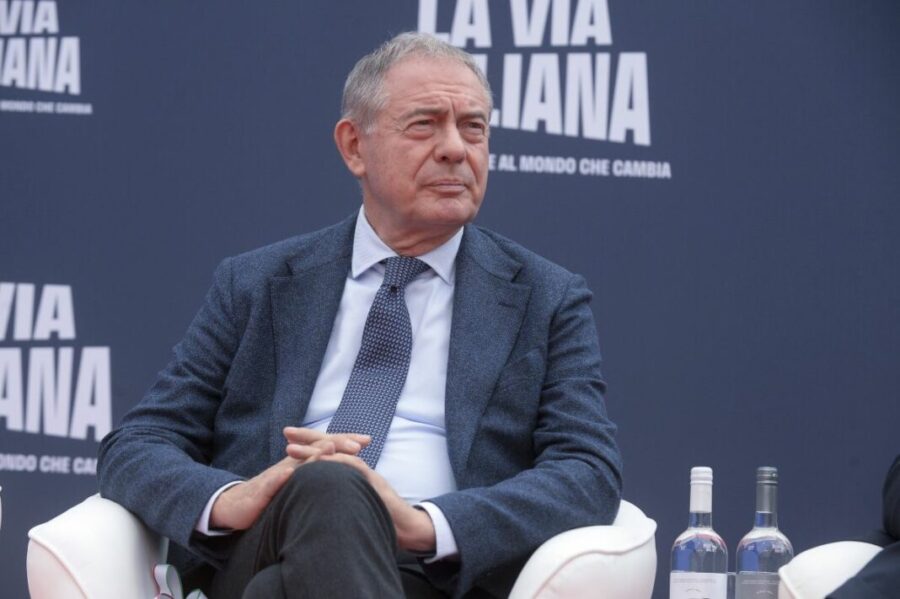 "Intelligenza Artificiale e Spazio: Futuro dell'Umanità"