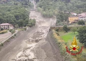 "Maltempo in Italia: Allerta Meteo, Frane e 81 Evacuati in Lombardia"