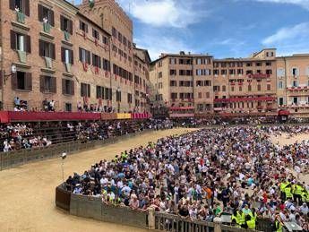 "Palio di Siena 2023: Segui in Diretta la Corsa dell'Assunta!"