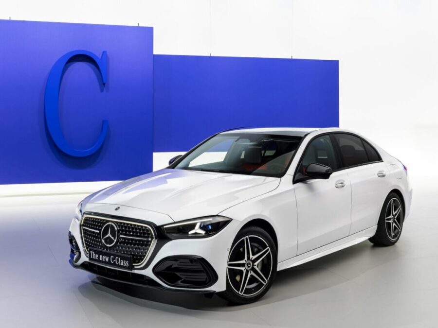 "Scopri la nuova Mercedes-Benz Classe C: design e tech avanzati"