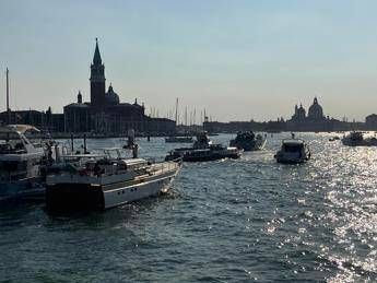 "Venezia: impianto fotovoltaico purifica la laguna da microplastiche"