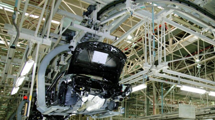 "300 Milioni per l'Automotive: Sostegno dal Mimit con Mini Contratti"