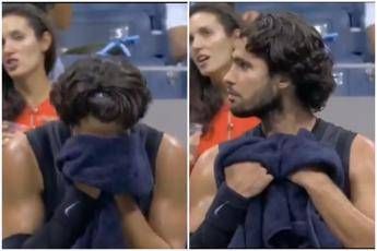 "Alcaraz vomita agli US Open e si scontra con un cameraman"