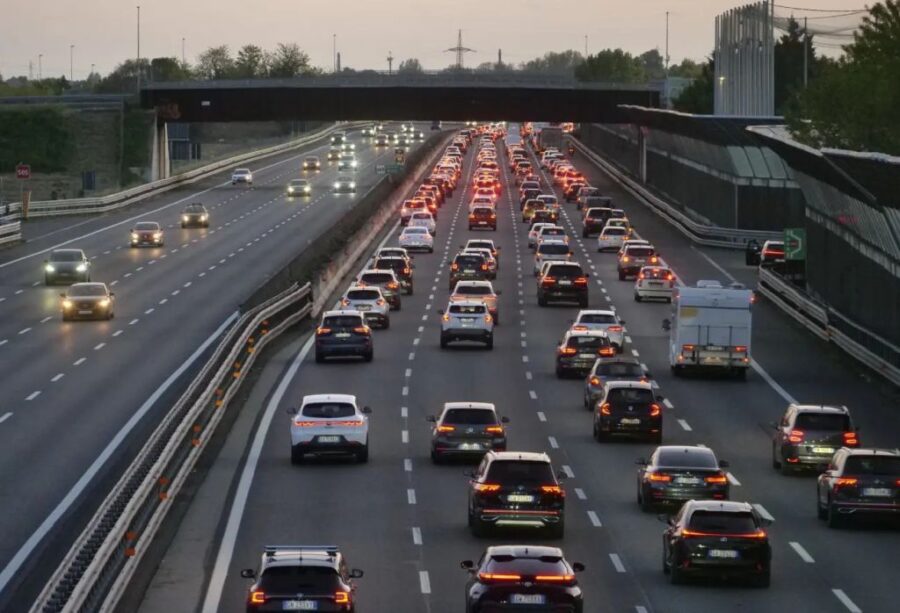 "Bollo auto: modelli esenti dal 2027 che devi conoscere!"