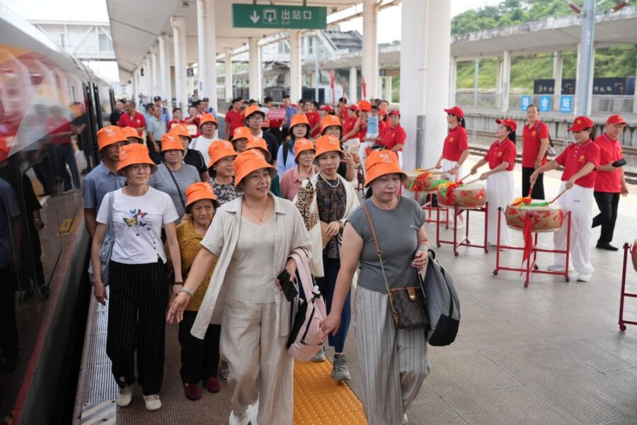 Cina: investimenti in treni e binari +1,5% nei primi 8 mesi