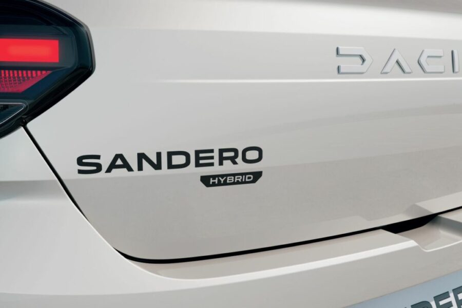 "Dacia lancia ordini per Sandero Streetway Full Hybrid 155!"