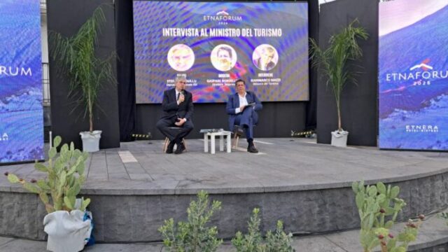 "Etna Forum: Crescita Turistica e Sfide per la Sicilia"