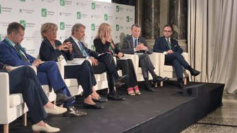 "Federfarma Lombardia: Le Farmacie al Centro della Salute"