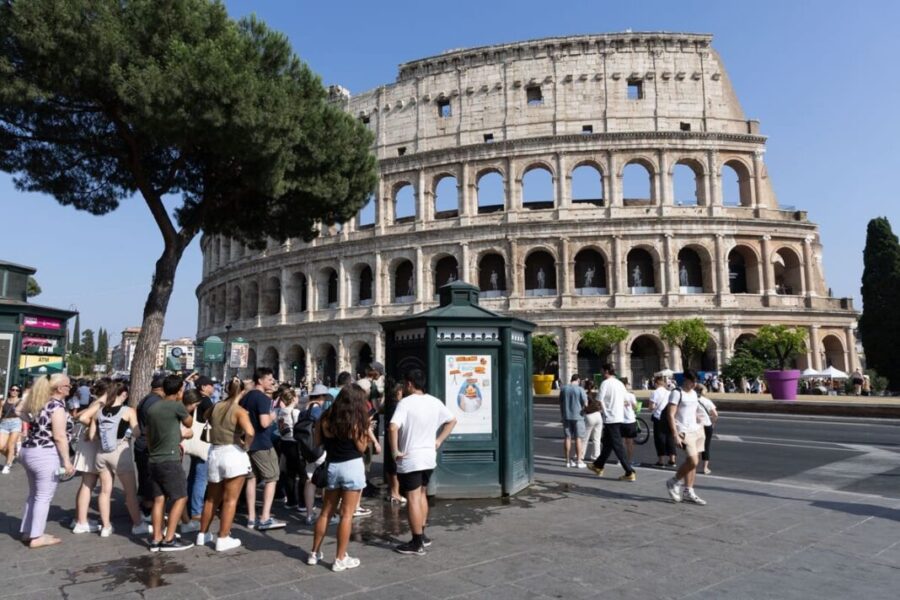 "Flussi turistici in Italia: a luglio e agosto 2026 spesi 20,4 miliardi"