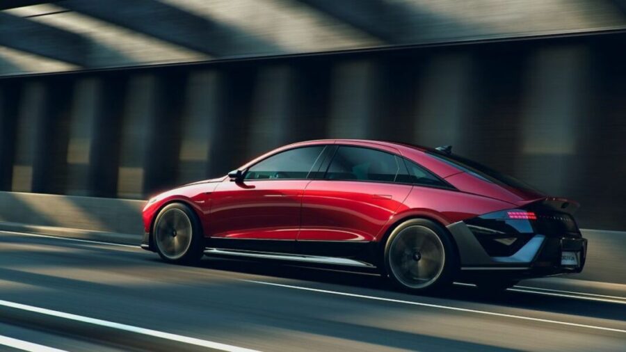 "Hyundai Ioniq 6 N Line: 595 km di autonomia e design aerodinamico!"