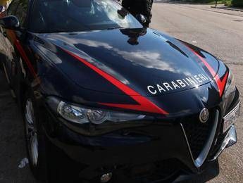 "Lamezia Terme: Studente 14enne minaccia insegnante con coltello"