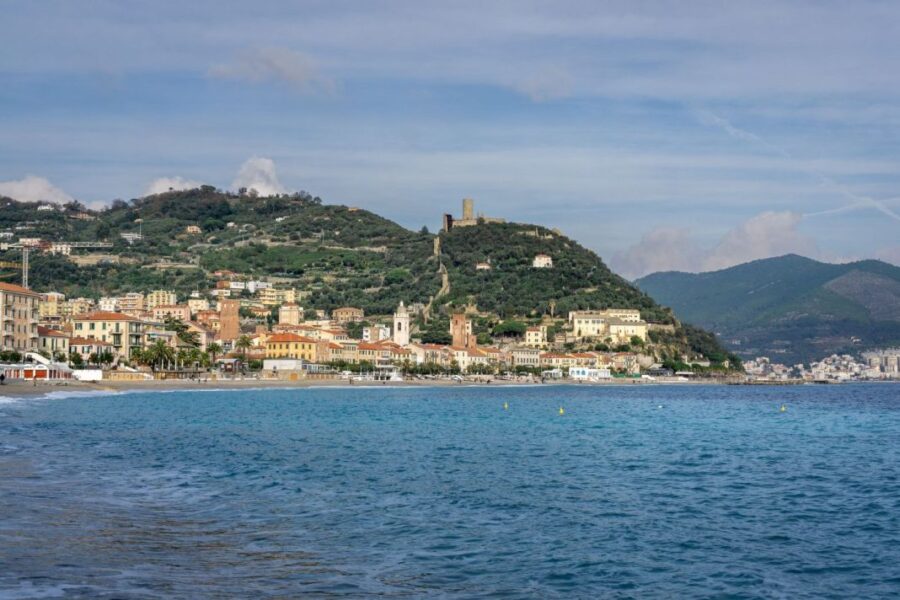 "Liguria: 35 Bandiere Blu e 18 approdi per il turismo marittimo!"