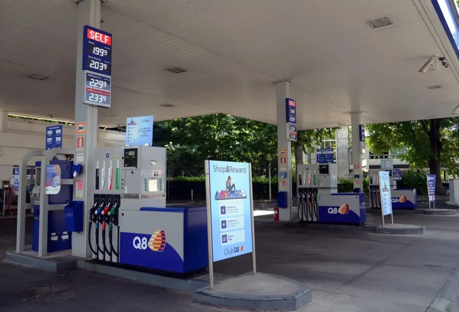 "Q8 Italia: Prezzi carburanti a un tetto fisso per ottobre!"