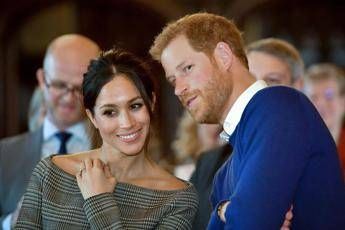 "Re Carlo chiarisce: Harry e Meghan non sono Royals"