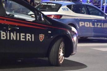 Reggio Emilia: 26enne aggredisce donna e investe due persone