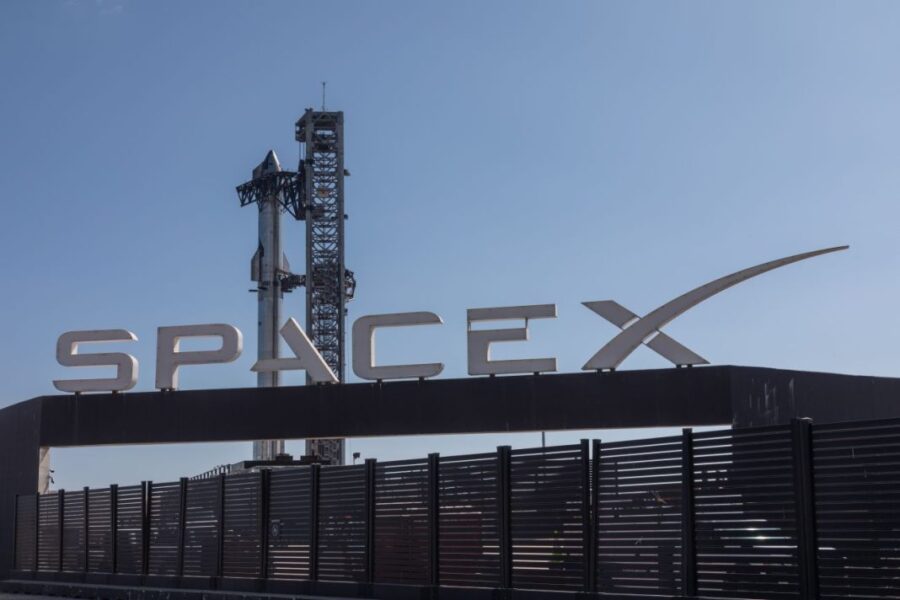 "SpaceX lancia data center IA in orbita con satelliti da 4 ton"