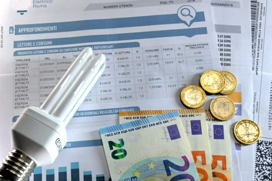 "Stangata estiva: 870 milioni di bollette per commercio e turismo"