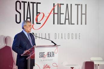 Tajani: "Investimenti crescono con un governo stabile"