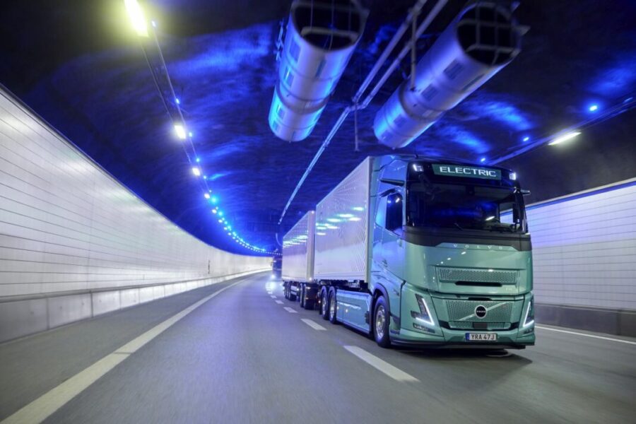 Volvo Trucks lancia camion elettrico da 80 tonnellate e più autonomia
