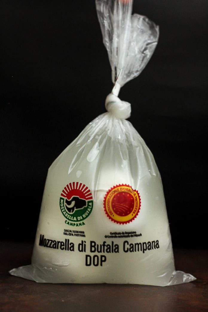 "Autotrasportatori in protesta: fermata la Mozzarella di Bufala"