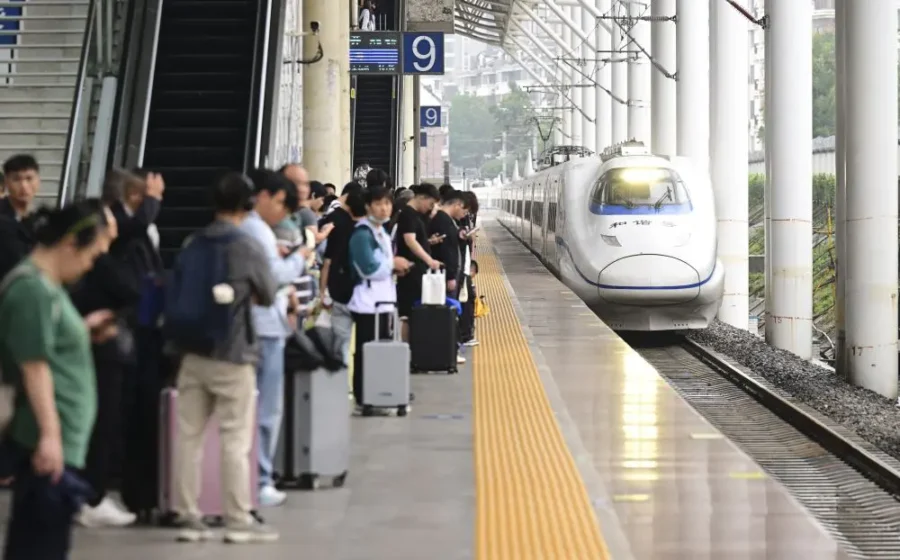 Cina: Nuovo Record Giornaliero di Tratte Ferroviarie!