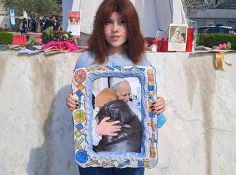 "Dimissioni del Papa: Varvara 13enne con il cancro emozionata"