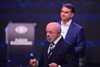 "Duello TV in Brasile: Lula vs Bolsonaro Jr, tensione da clown!"
