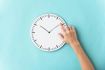 "Effetti dell'ora solare: sonnolenza e irritabilità in arrivo"