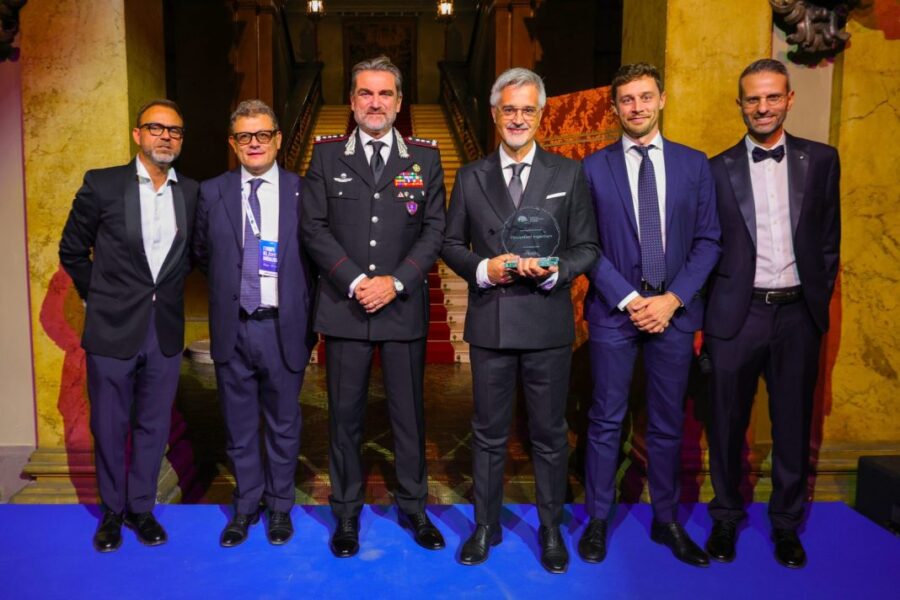 "Fincantieri trionfa con il 'Digital Innovation Award' 2023!"