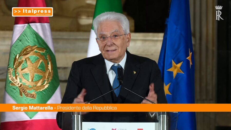 IA, Mattarella "Rischi da competizione esasperata tra pochi soggetti"
