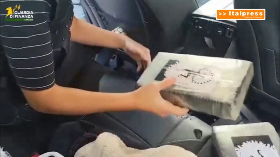 Maxisequestro di 22kg di cocaina in direzione Catania, arrestato 36enne serbo