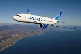 Passeggero bloccato in bagno: emergenza aerea negli USA!