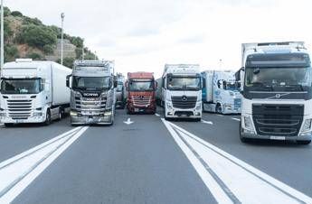 "Proteste Tir: Blocchi A30 Nola e Avellino Est, Incontro con Salvini"