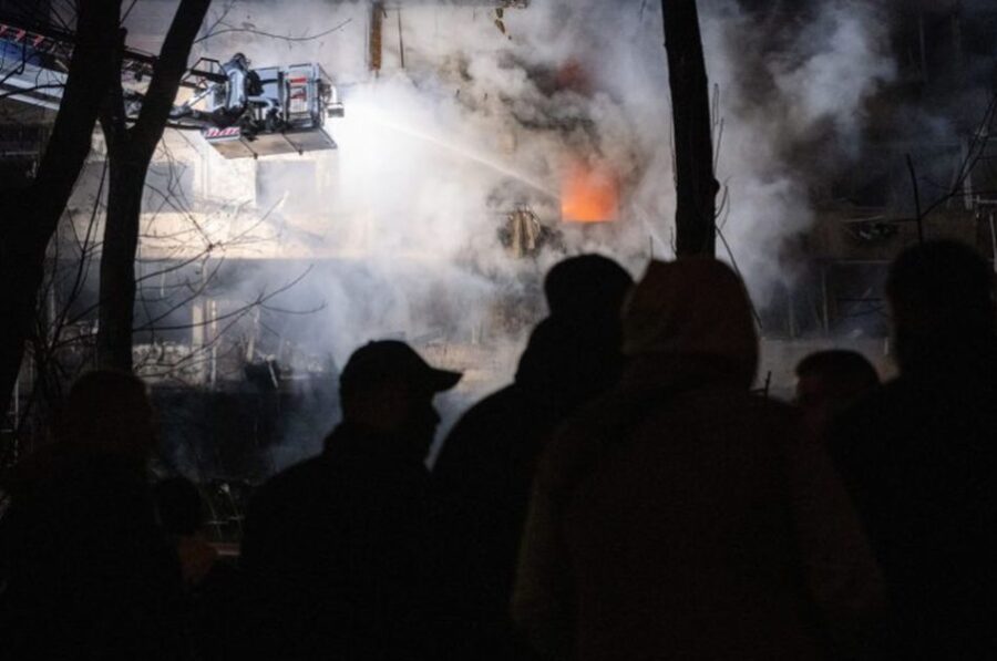 Raid russi in Ucraina: notte drammatica con 4 morti e 11 feriti