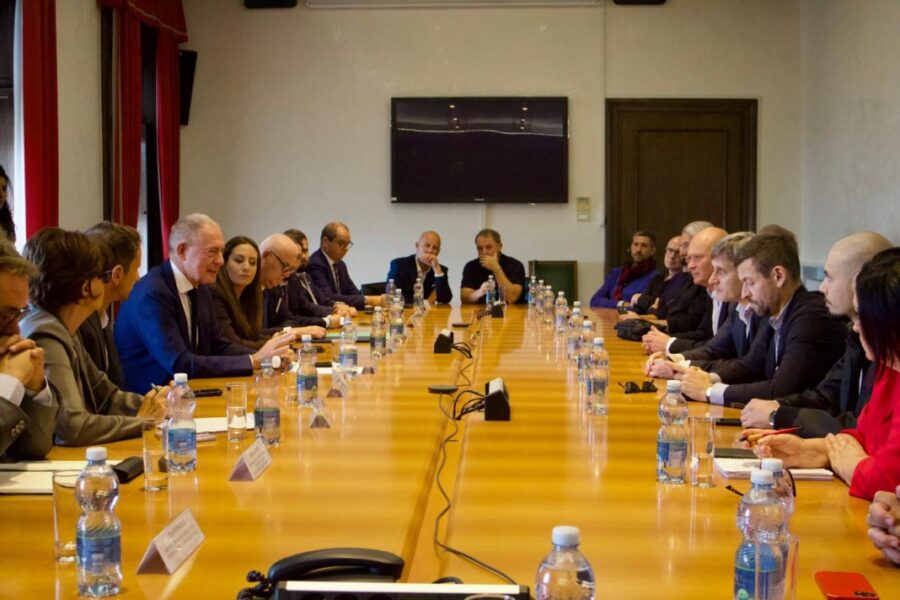 "Rilancio di StarTech: Urso incontra i sindacati a Trieste"
