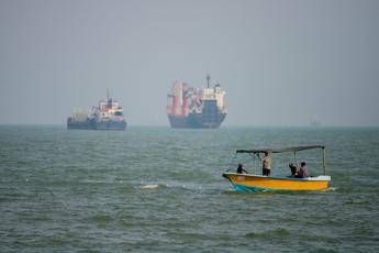 "Stretto di Hormuz: Esplosione di una petroliera dei Pasdaran"